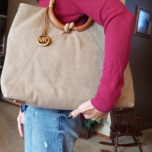 Michael Michael Kors Isla Ring shoulder Tote - Picture 10 of 10